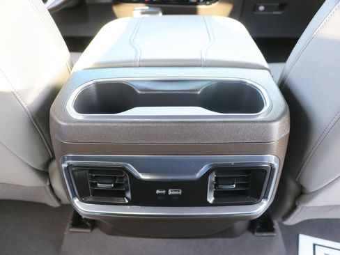 Used 2023 GMC Sierra 1500 SLT w/ SLT Premium Package AWD/4WD image 31