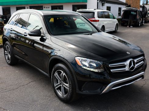 Used 2019 Mercedes-Benz GLC 300 w/ Premium Package image 18