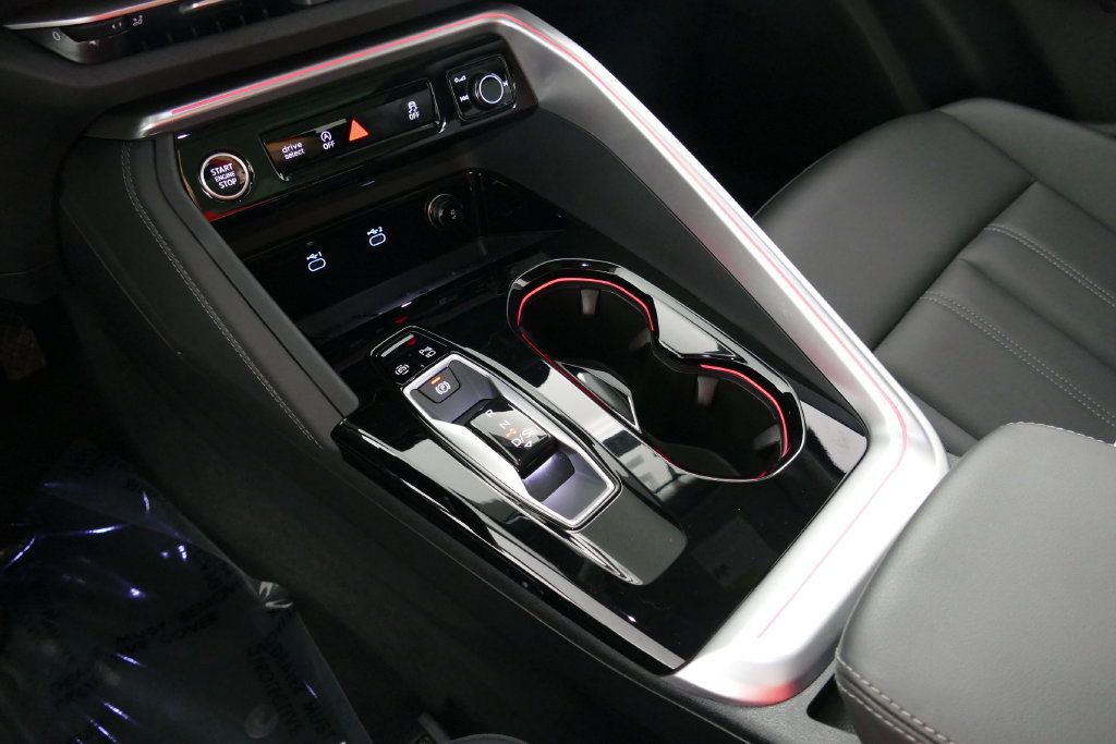 Certified 2025 Audi Q5 Premium w/ Convenience Package AWD/4WD image 20