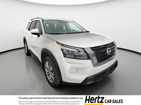 Used 2025 Nissan Pathfinder SV FWD image 1