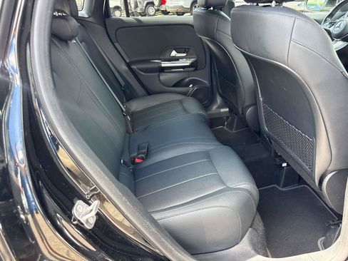 Used 2025 Mercedes-Benz GLA 250 4MATIC image 16