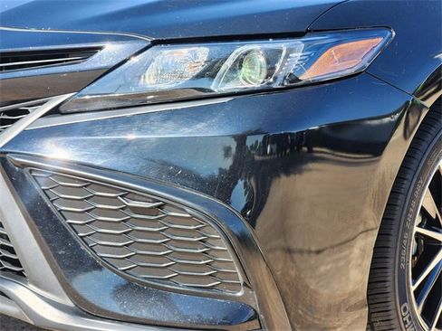 Used 2024 Toyota Camry SE image 8