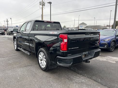 Used 2020 Chevrolet Silverado 1500 Custom w/ Custom Value Package image 3