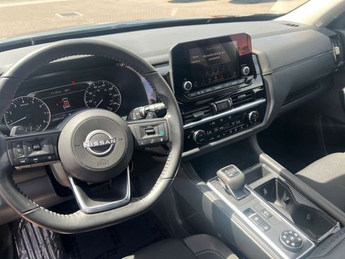 Used 2025 Nissan Pathfinder SV AWD/4WD image 20