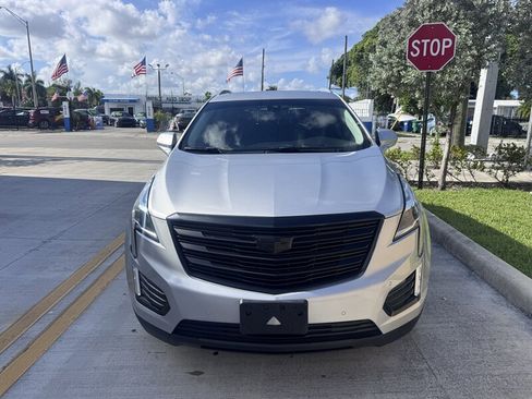 Used 2019 Cadillac XT5 Premium Luxury FWD image 2