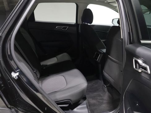 Used 2025 Kia Sportage LX image 20