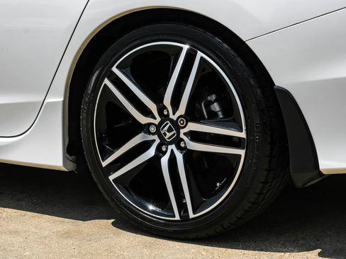 Used 2016 Honda Accord Touring image 47