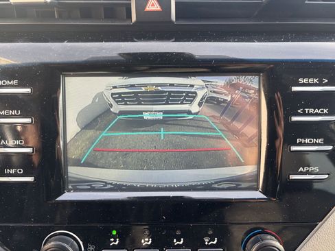 Used 2018 Toyota Camry LE image 17