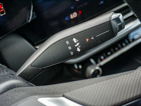 New 2026 Chevrolet Equinox EV LT FWD image 27