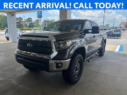 Used 2019 Toyota Tundra SR5 w/ SR5 Upgrade Package AWD/4WD image 1
