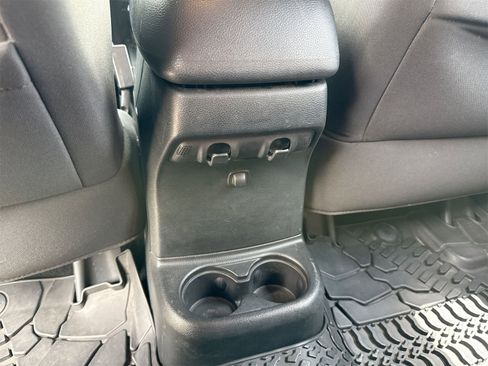 Used 2016 Jeep Wrangler Unlimited Sport w/ Connectivity Group image 17
