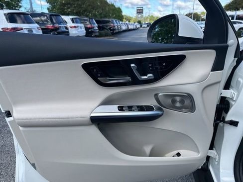 New 2026 Mercedes-Benz GLC 300 4MATIC image 32