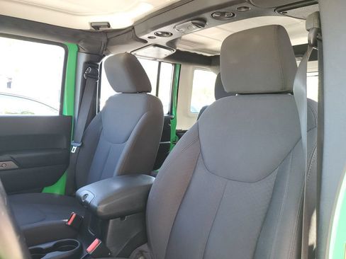 Used 2015 Jeep Wrangler Unlimited Sport w/ Connectivity Group AWD/4WD image 23