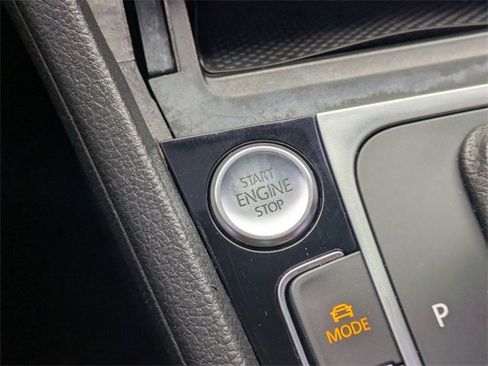 Used 2021 Volkswagen GTI SE image 29