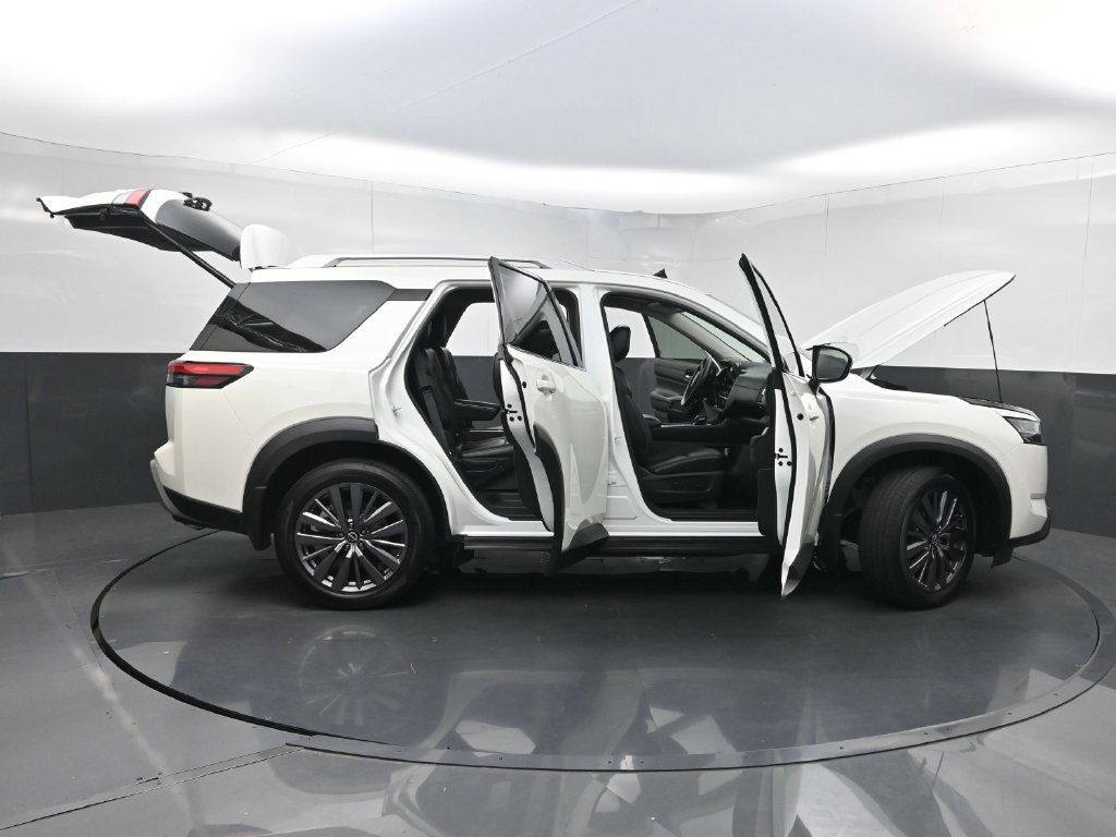 Used 2024 Nissan Pathfinder SL w/ SL Premium Package FWD image 38