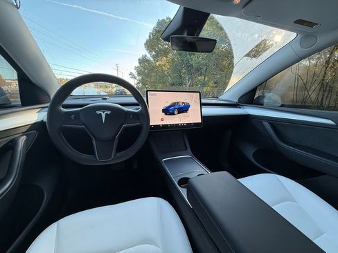 Used 2023 Tesla Model Y Long Range image 14