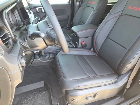 Used 2026 Jeep Wrangler Rubicon AWD/4WD image 6