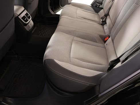 Used 2023 Subaru Outback Premium image 12