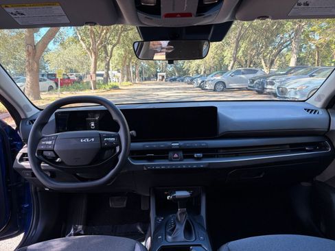 Used 2025 Kia K4 LXS image 27