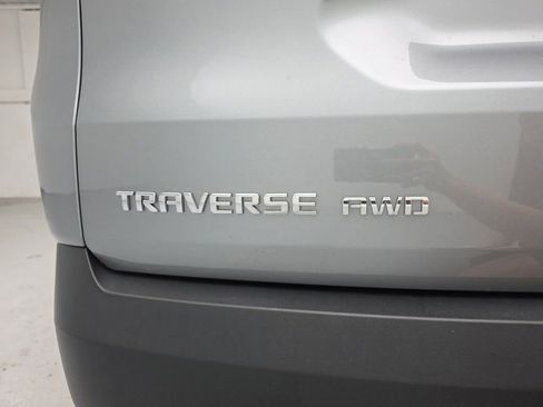 Used 2023 Chevrolet Traverse LT AWD/4WD image 13