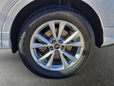 Certified 2025 Audi Q3 2.0T Premium image 34