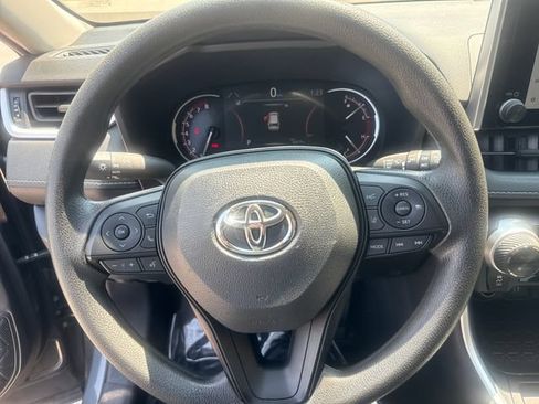 Used 2025 Toyota RAV4 XLE FWD image 11