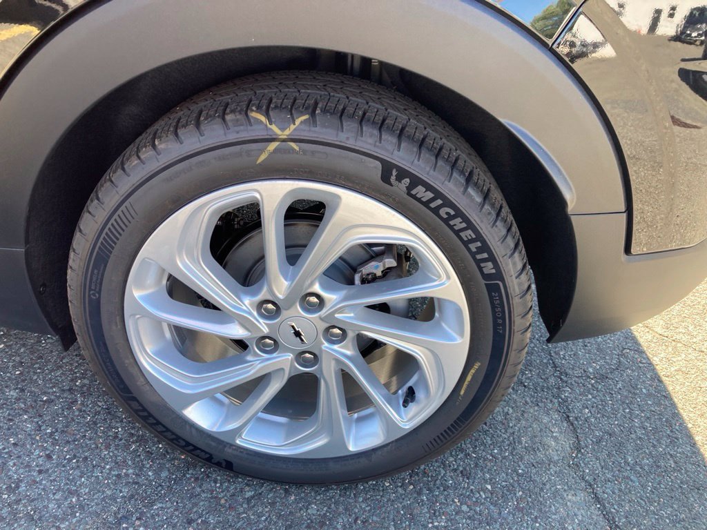New 2027 Chevrolet Bolt LT w/ Comfort Package FWD image 34