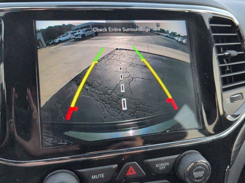 Used 2021 Jeep Grand Cherokee Laredo X RWD image 17