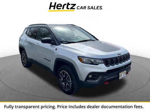 Used 2025 Jeep Compass Trailhawk AWD/4WD image 1