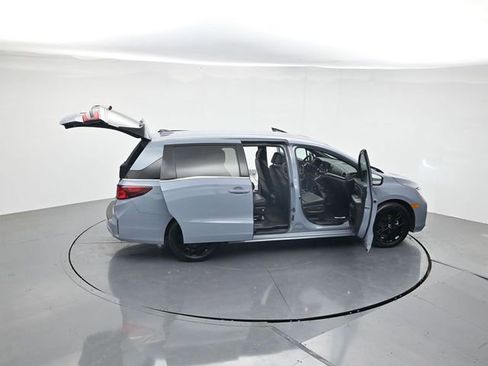 Used 2025 Honda Odyssey Sport-L image 46