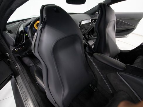 Used 2021 Ferrari Roma image 40