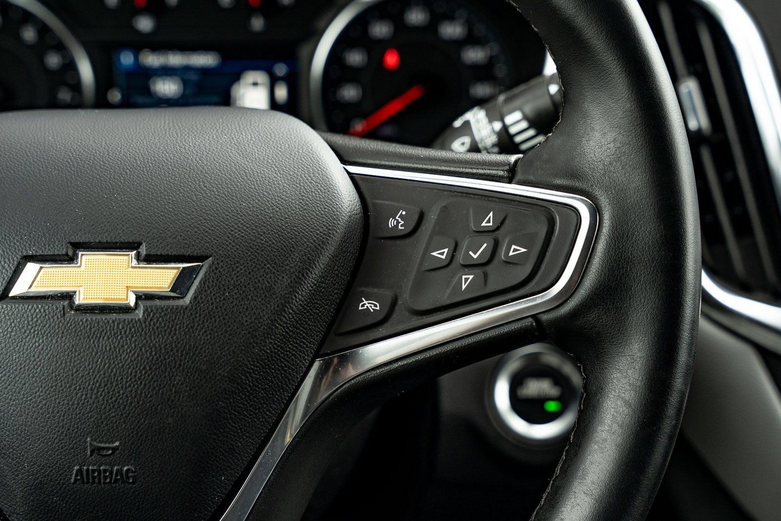 Used 2024 Chevrolet Equinox LT w/ Driver Convenience Package FWD image 25