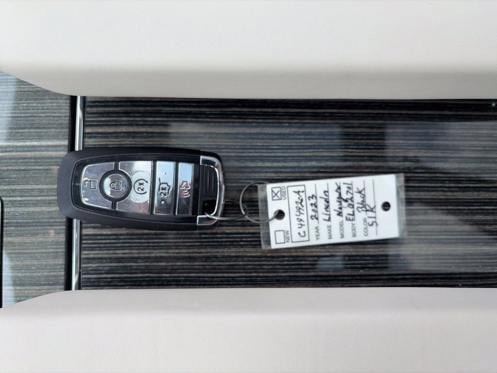 Used 2023 Lincoln Nautilus FWD w/ Premium Package image 22