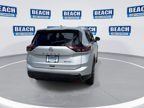 Used 2024 Nissan Rogue SV AWD/4WD image 7