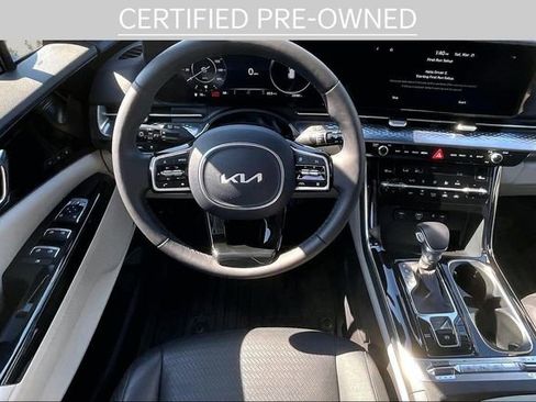 Certified 2024 Kia Carnival SX Prestige image 5
