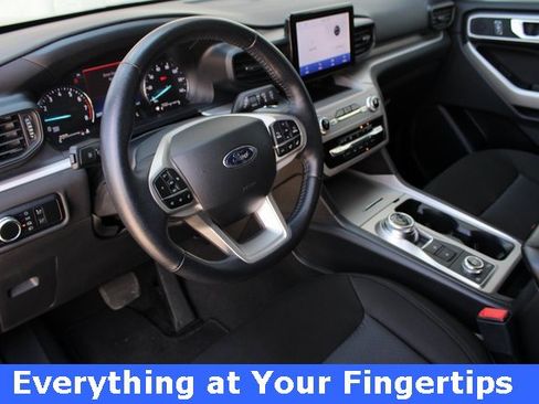 Used 2023 Ford Explorer XLT image 2