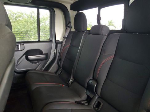 Used 2021 Jeep Gladiator Rubicon w/ Safety Group AWD/4WD image 8