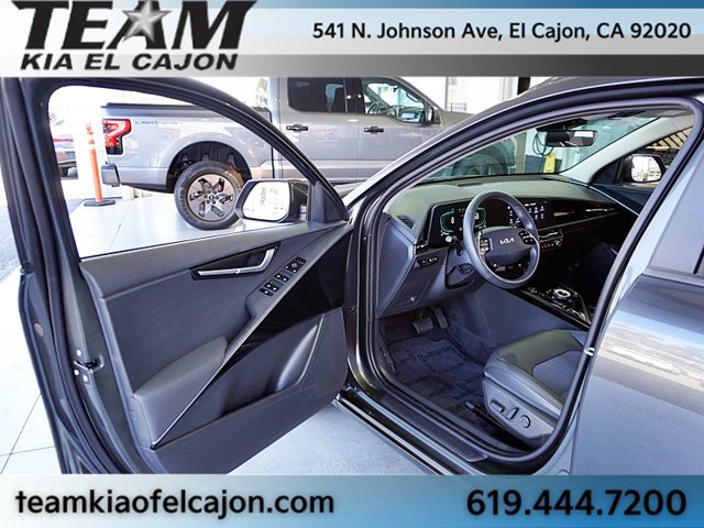Certified 2025 Kia Niro EX FWD image 40
