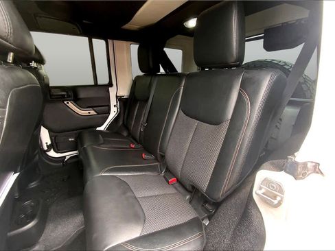 Used 2016 Jeep Wrangler Unlimited Sahara AWD/4WD image 20