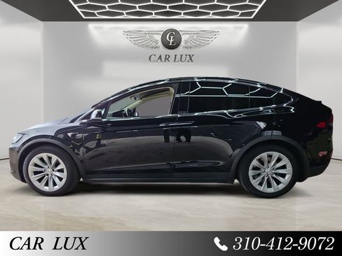 Used 2018 Tesla Model X 75D image 2