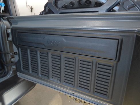 Used 2023 Jeep Wrangler Unlimited w/ Cold Weather Group image 29