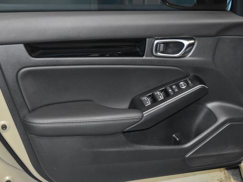 Used 2025 Honda Civic Sport Touring image 4