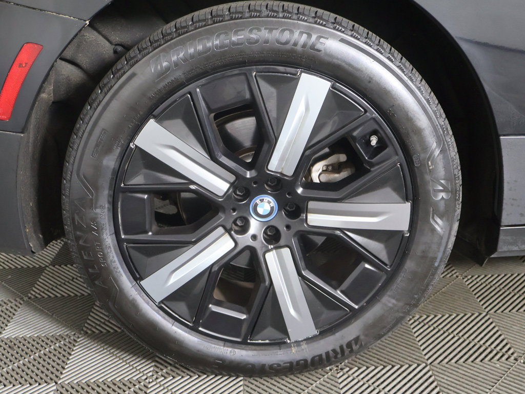 Used 2024 BMW iX xDrive50 AWD/4WD image 23