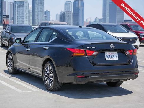 Used 2025 Nissan Altima 2.5 SV FWD image 8