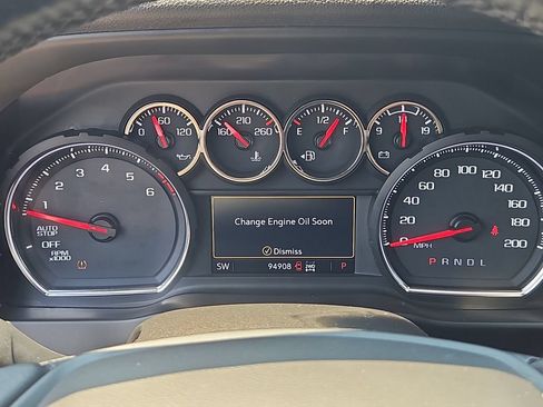 Used 2019 Chevrolet Silverado 1500 LT Trail Boss AWD/4WD image 30