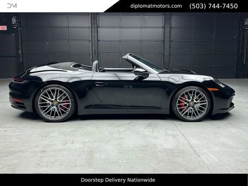 Used 2024 Porsche 911 Carrera S w/ Sport Package image 8