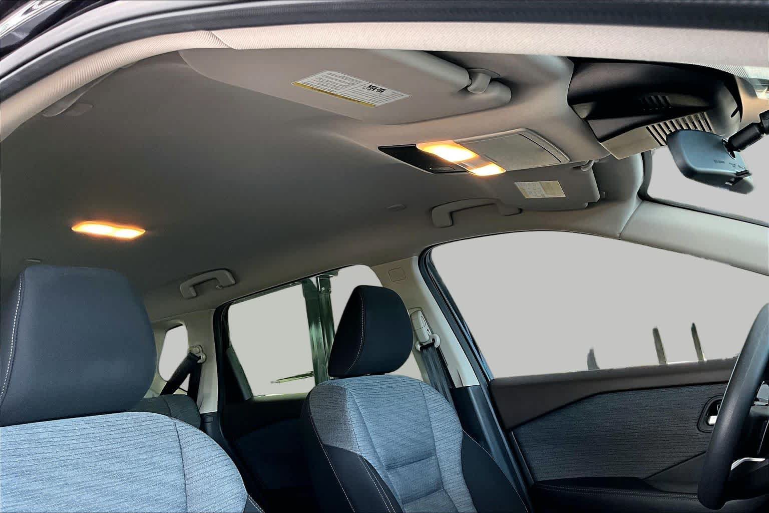 Used 2023 Nissan Rogue SV FWD image 14