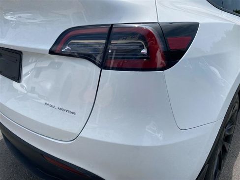 Used 2023 Tesla Model Y Long Range AWD/4WD image 5