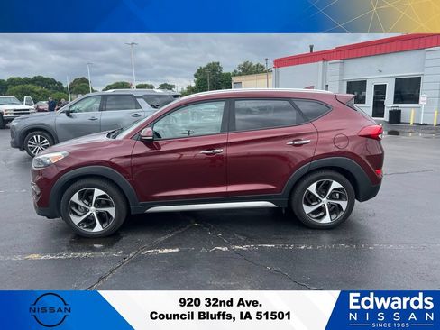 Used 2017 Hyundai Tucson Limited AWD/4WD image 2