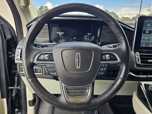 Used 2020 Lincoln Navigator Black Label w/ Cargo Convenience Package image 27